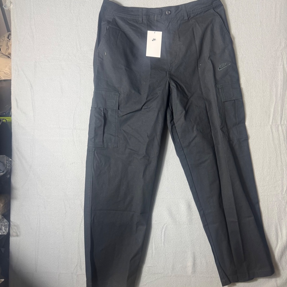 Nike Sportswear Mens Cargo Pants Black Ripstop Straight Leg FZ5765-010 34x30 NEW